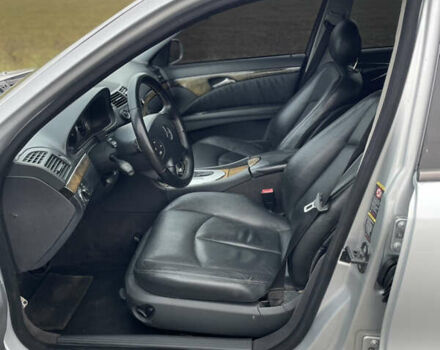 Сірий Мерседес Е-Клас, об'ємом двигуна 2.2 л та пробігом 265 тис. км за 5900 $, фото 28 на Automoto.ua