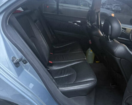 Серый Мерседес Е-Класс, объемом двигателя 3.2 л и пробегом 348 тыс. км за 6400 $, фото 8 на Automoto.ua