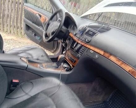 Серый Мерседес Е-Класс, объемом двигателя 2 л и пробегом 359 тыс. км за 5300 $, фото 12 на Automoto.ua