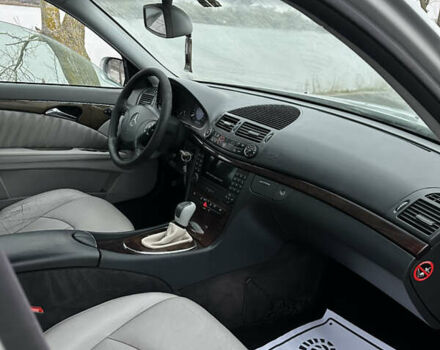 Сірий Мерседес Е-Клас, об'ємом двигуна 2.15 л та пробігом 200 тис. км за 5100 $, фото 14 на Automoto.ua