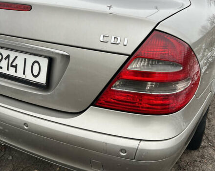 Серый Мерседес Е-Класс, объемом двигателя 2.2 л и пробегом 242 тыс. км за 5300 $, фото 8 на Automoto.ua