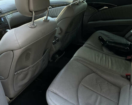 Мерседес Е-Класс 2003 в Черновцах на Automoto.ua Серый Мерседес Е-Класс, объемом двигателя 3.2 л и пробегом 400 тыс. км за 7000 $, фото 48 на Automoto.ua