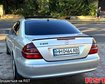 Мерседес Е-Класс 2003 в Николаеве на Automoto.ua Серый Мерседес Е-Класс, объемом двигателя 3.2 л и пробегом 400 тыс. км за 5799 $, фото 2 на Automoto.ua