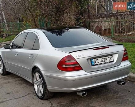 Серый Мерседес Е-Класс, объемом двигателя 2.69 л и пробегом 350 тыс. км за 6600 $, фото 3 на Automoto.ua