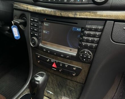 Серый Мерседес Е-Класс, объемом двигателя 3.2 л и пробегом 350 тыс. км за 5999 $, фото 18 на Automoto.ua