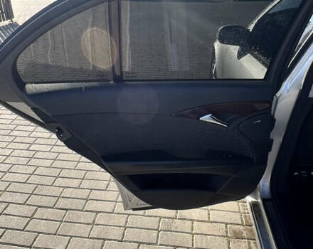 Сірий Мерседес Е-Клас, об'ємом двигуна 2.2 л та пробігом 367 тис. км за 5800 $, фото 8 на Automoto.ua