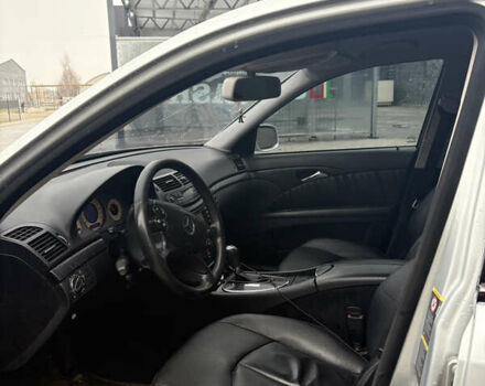 Серый Мерседес Е-Класс, объемом двигателя 2.15 л и пробегом 430 тыс. км за 6999 $, фото 7 на Automoto.ua