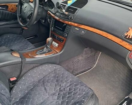 Мерседес Е-Класс 2003 в Лохвице на Automoto.ua Серый Мерседес Е-Класс, объемом двигателя 2 л и пробегом 336 тыс. км за 7000 $, фото 4 на Automoto.ua