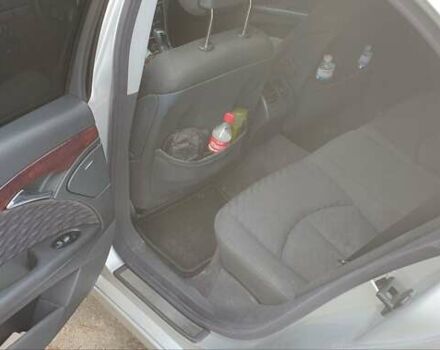 Серый Мерседес Е-Класс, объемом двигателя 2.15 л и пробегом 391 тыс. км за 4000 $, фото 6 на Automoto.ua