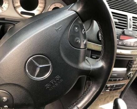 Серый Мерседес Е-Класс, объемом двигателя 2.2 л и пробегом 400 тыс. км за 3500 $, фото 4 на Automoto.ua