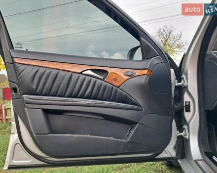 Мерседес Е-Класс 2003 в Лохвице на Automoto.ua Серый Мерседес Е-Класс, объемом двигателя 2 л и пробегом 336 тыс. км за 7000 $, фото 11 на Automoto.ua