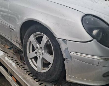 Серый Мерседес Е-Класс, объемом двигателя 2.69 л и пробегом 300 тыс. км за 4200 $, фото 2 на Automoto.ua