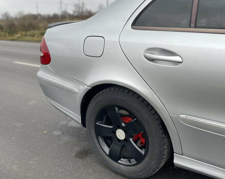 Сірий Мерседес Е-Клас, об'ємом двигуна 2.2 л та пробігом 265 тис. км за 5900 $, фото 13 на Automoto.ua