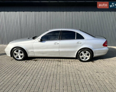 Сірий Мерседес Е-Клас, об'ємом двигуна 2.2 л та пробігом 367 тис. км за 5800 $, фото 7 на Automoto.ua