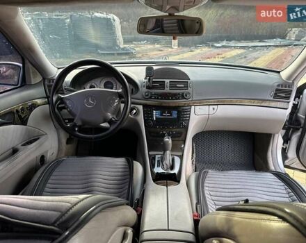 Серый Мерседес Е-Класс, объемом двигателя 4 л и пробегом 372 тыс. км за 6400 $, фото 4 на Automoto.ua