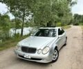 Серый Мерседес Е-Класс, объемом двигателя 3.2 л и пробегом 448 тыс. км за 5800 $, фото 1 на Automoto.ua
