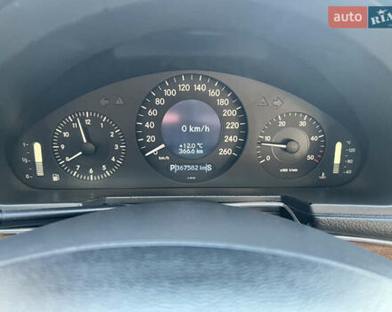 Сірий Мерседес Е-Клас, об'ємом двигуна 2.2 л та пробігом 367 тис. км за 5800 $, фото 13 на Automoto.ua
