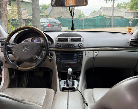 Серый Мерседес Е-Класс, объемом двигателя 3.2 л и пробегом 370 тыс. км за 7200 $, фото 16 на Automoto.ua