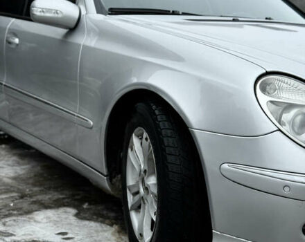 Серый Мерседес Е-Класс, объемом двигателя 3.2 л и пробегом 455 тыс. км за 6100 $, фото 1 на Automoto.ua