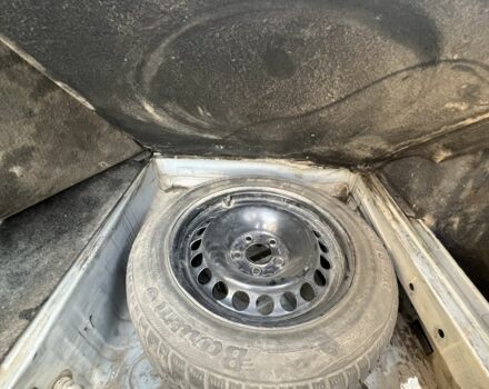 Серый Мерседес Е-Класс, объемом двигателя 3.2 л и пробегом 250 тыс. км за 1690 $, фото 7 на Automoto.ua