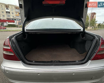 Серый Мерседес Е-Класс, объемом двигателя 3.2 л и пробегом 480 тыс. км за 7700 $, фото 9 на Automoto.ua