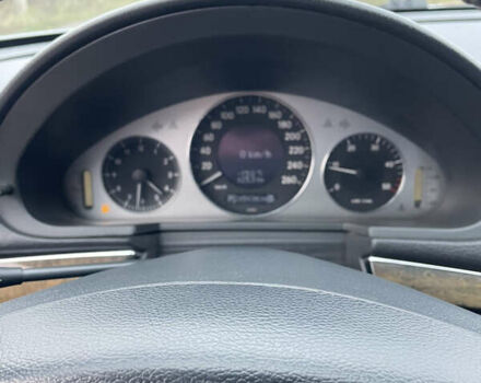 Сірий Мерседес Е-Клас, об'ємом двигуна 2.2 л та пробігом 265 тис. км за 5900 $, фото 31 на Automoto.ua