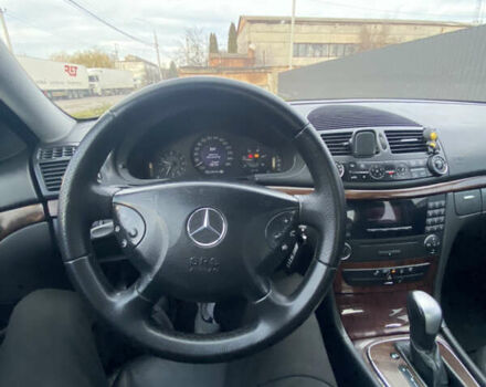 Серый Мерседес Е-Класс, объемом двигателя 2.2 л и пробегом 323 тыс. км за 6700 $, фото 10 на Automoto.ua