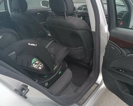 Серый Мерседес Е-Класс, объемом двигателя 2.2 л и пробегом 402 тыс. км за 6500 $, фото 5 на Automoto.ua