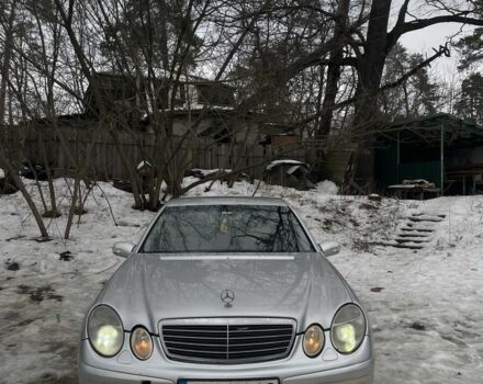 Серый Мерседес Е-Класс, объемом двигателя 2.1 л и пробегом 300 тыс. км за 5500 $, фото 1 на Automoto.ua