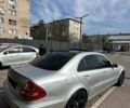 Сірий Мерседес Е-Клас, об'ємом двигуна 2 л та пробігом 300 тис. км за 3999 $, фото 4 на Automoto.ua