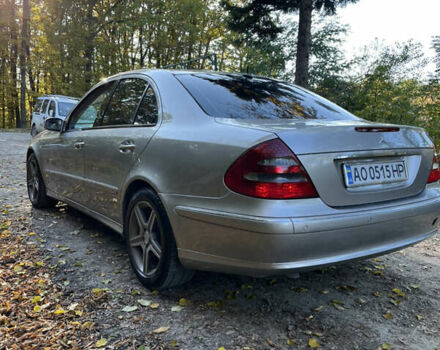 Мерседес Е-Класс 2003 в Черновцах на Automoto.ua Серый Мерседес Е-Класс, объемом двигателя 3.2 л и пробегом 400 тыс. км за 7000 $, фото 5 на Automoto.ua