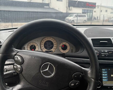 Серый Мерседес Е-Класс, объемом двигателя 2.15 л и пробегом 430 тыс. км за 6999 $, фото 4 на Automoto.ua