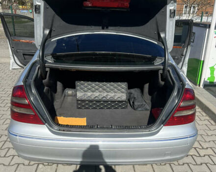 Серый Мерседес Е-Класс, объемом двигателя 2.15 л и пробегом 304 тыс. км за 6700 $, фото 4 на Automoto.ua