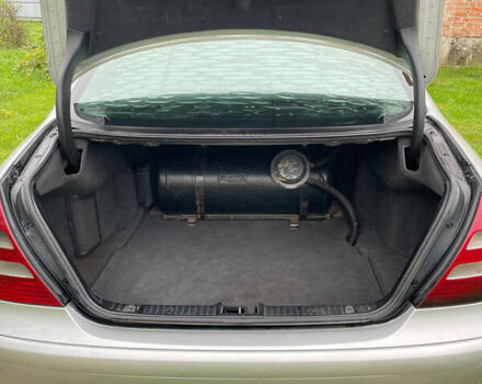 Серый Мерседес Е-Класс, объемом двигателя 2.6 л и пробегом 322 тыс. км за 4700 $, фото 11 на Automoto.ua