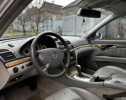 Сірий Мерседес Е-Клас, об'ємом двигуна 2.7 л та пробігом 360 тис. км за 3300 $, фото 11 на Automoto.ua