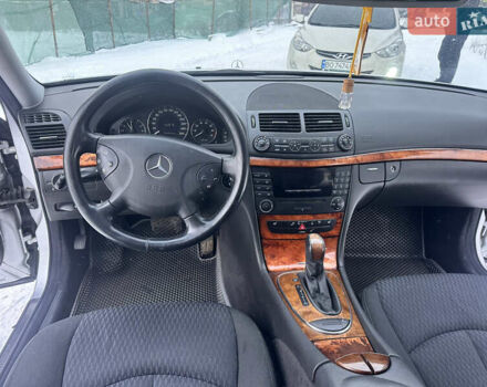 Серый Мерседес Е-Класс, объемом двигателя 1.8 л и пробегом 289 тыс. км за 6750 $, фото 66 на Automoto.ua