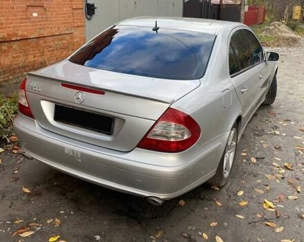 Сірий Мерседес Е-Клас, об'ємом двигуна 5 л та пробігом 350 тис. км за 8800 $, фото 5 на Automoto.ua