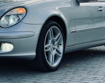 Мерседес Е-Клас 2004 у Івано-Франківську на Automoto.ua Сірий Мерседес Е-Клас, об'ємом двигуна 2.15 л та пробігом 462 тис. км за 8100 $, фото 1 на Automoto.ua