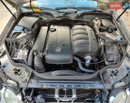 Серый Мерседес Е-Класс, объемом двигателя 2.1 л и пробегом 443 тыс. км за 8300 $, фото 15 на Automoto.ua