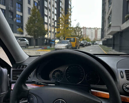 Мерседес Е-Клас 2004 у Івано-Франківську на Automoto.ua Сірий Мерседес Е-Клас, об'ємом двигуна 2.1 л та пробігом 305 тис. км за 6500 $, фото 19 на Automoto.ua