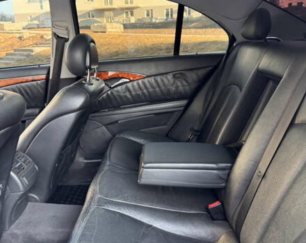 Серый Мерседес Е-Класс, объемом двигателя 3.22 л и пробегом 408 тыс. км за 8200 $, фото 11 на Automoto.ua