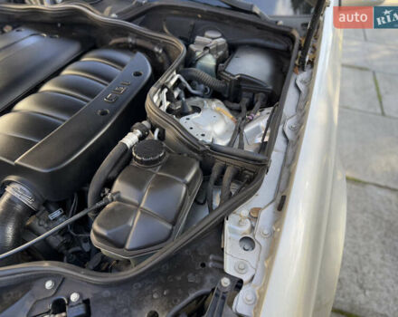 Сірий Мерседес Е-Клас, об'ємом двигуна 2.7 л та пробігом 400 тис. км за 8300 $, фото 69 на Automoto.ua