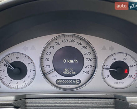 Серый Мерседес Е-Класс, объемом двигателя 2.69 л и пробегом 406 тыс. км за 7000 $, фото 18 на Automoto.ua