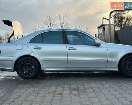 Серый Мерседес Е-Класс, объемом двигателя 2.69 л и пробегом 406 тыс. км за 7000 $, фото 15 на Automoto.ua