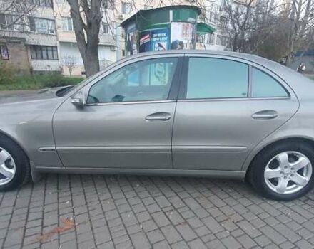 Сірий Мерседес Е-Клас, об'ємом двигуна 1.8 л та пробігом 385 тис. км за 5500 $, фото 1 на Automoto.ua