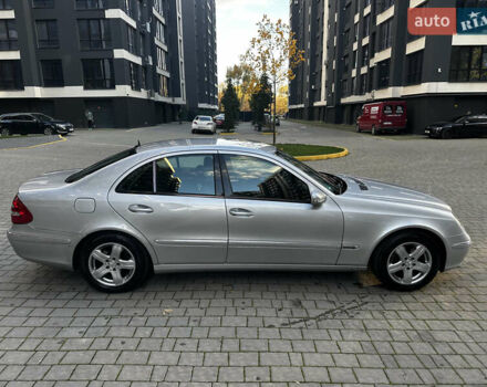 Мерседес Е-Клас 2004 у Івано-Франківську на Automoto.ua Сірий Мерседес Е-Клас, об'ємом двигуна 2.1 л та пробігом 305 тис. км за 6500 $, фото 4 на Automoto.ua