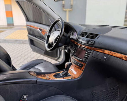 Серый Мерседес Е-Класс, объемом двигателя 3.22 л и пробегом 408 тыс. км за 8200 $, фото 7 на Automoto.ua