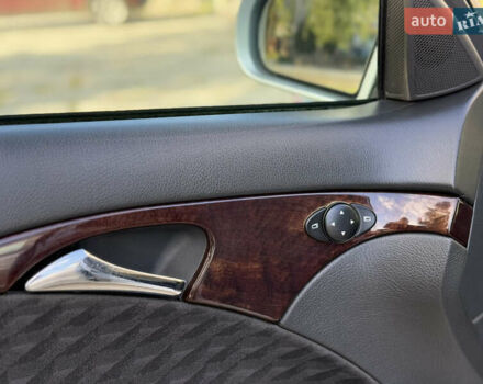 Сірий Мерседес Е-Клас, об'ємом двигуна 2.7 л та пробігом 400 тис. км за 8300 $, фото 38 на Automoto.ua