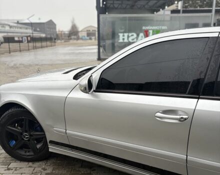 Серый Мерседес Е-Класс, объемом двигателя 2.2 л и пробегом 430 тыс. км за 6999 $, фото 4 на Automoto.ua