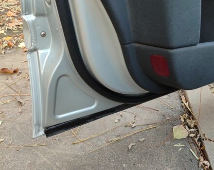 Серый Мерседес Е-Класс, объемом двигателя 2.1 л и пробегом 443 тыс. км за 8300 $, фото 8 на Automoto.ua